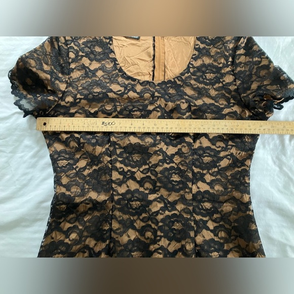 Women’s little black lace Dress - vintage look - lined with copper toned fabric - Picture 8 of 15